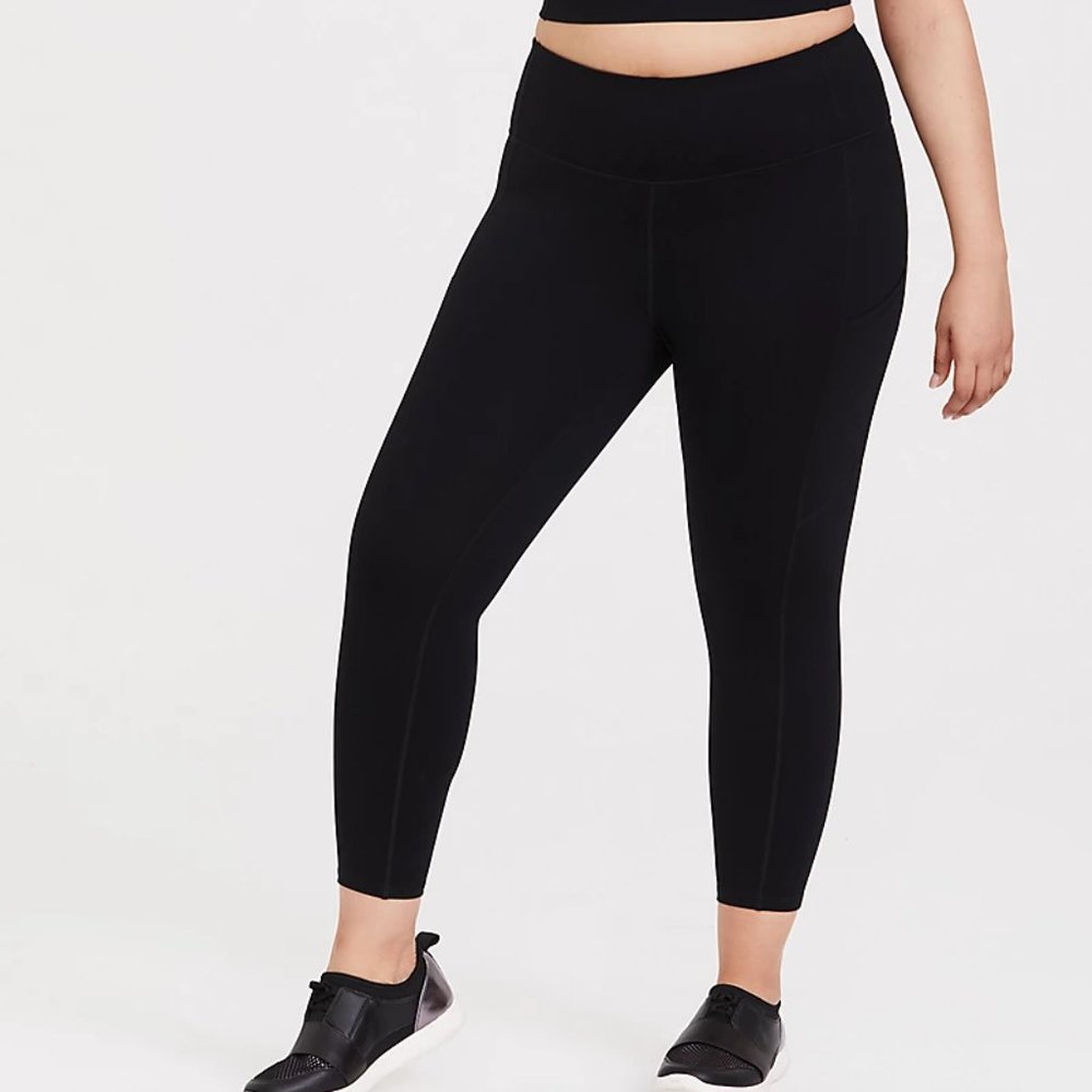 Torrid 2X Leggings Active Crop Black Pockets 18/20